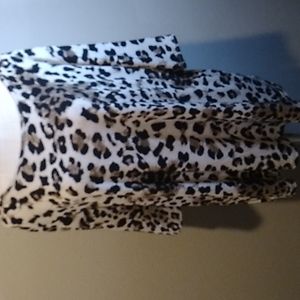 Susan Graver XL leopard print Cold Shoulder top